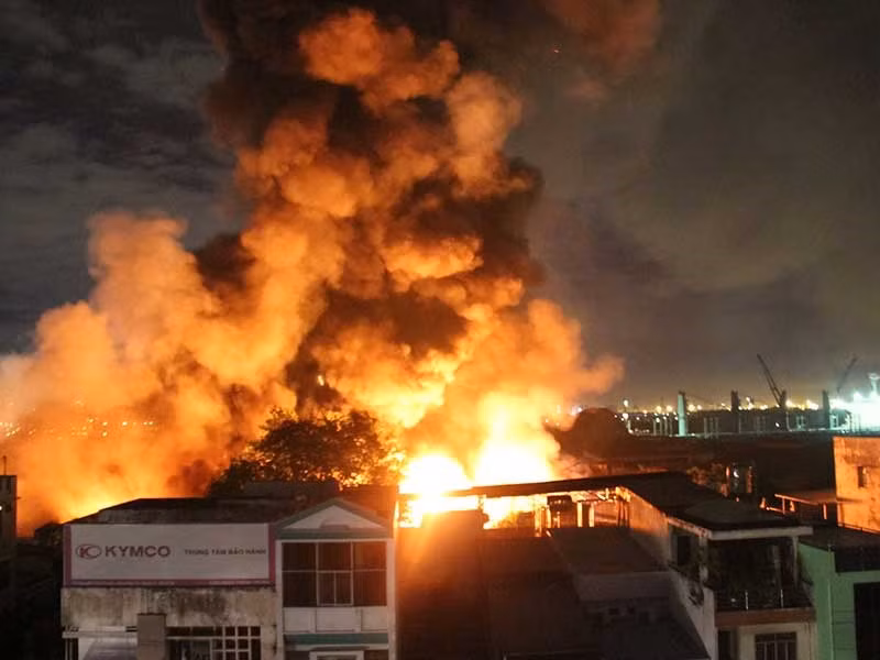 Dieu tra vu chay du doi gan cang Sai Gon