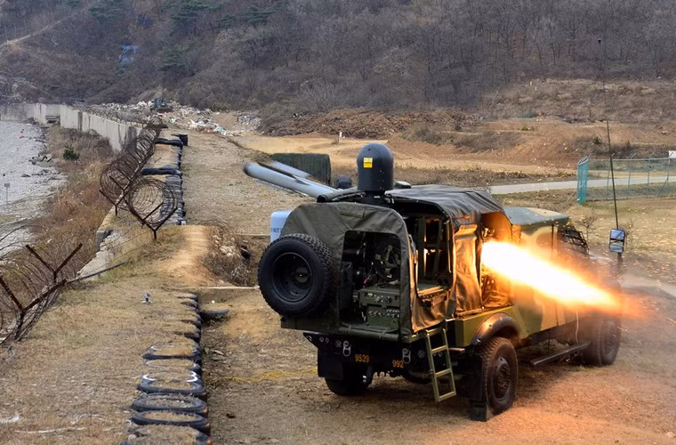 Spike NLOS có khả năng tiêu diệt các loại xe tăng, xe pháo tự hành, hầm pháo, công sự phòng ngự của Triều Tiên ở tầm xa đến 25km.