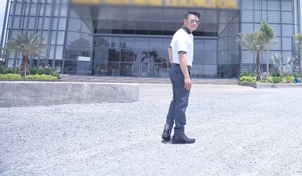 Chia sẻ về các dự án nghệ thuật mới của mình, Bằng Kiều cho biết anh cũng đang có một số lời mời hấp dẫn với điện ảnh và các chương trình truyền hình thực tế, nhưng Bằng Kiều đang cân nhắc để chọn cho mình những tác phẩm chất lượng nhất.