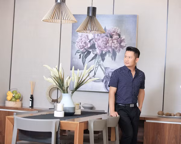 Phòng bếp được thiết kế lãng mạn mang phong cách cổ điển.