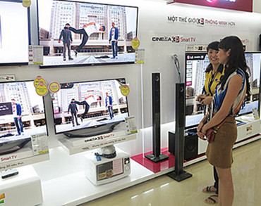 Lên kệ và níu chân người dùng.