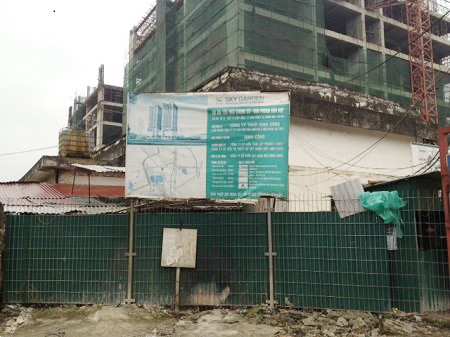 Dự án Sky Garden ngừng thi công từ giữa năm 2013. Ảnh: VnMedia.