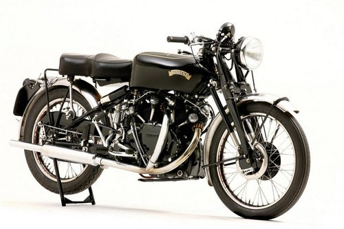 The Legendary British classic black đứng thứ 4 trong top 10 xe đắt nhất thế giới. Nó hoạt động với động cơ 2 xi-lanh, hiệu suất 250cc và được sản xuất tại Anh. Giá xe ở mức 400.000 USD (khoảng 8,5 tỷ đồng).