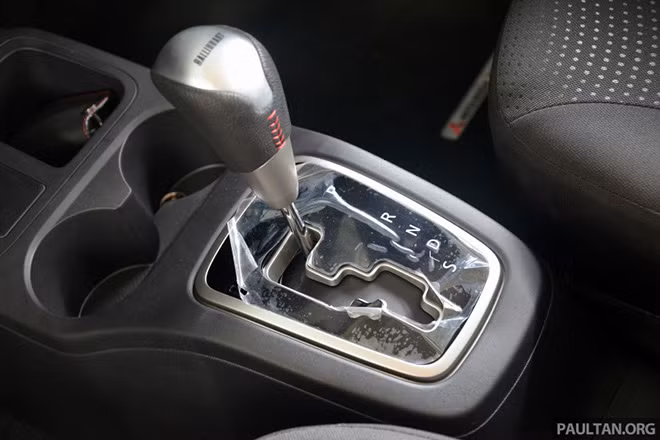 Giống như Mirage, Attrage sẽ có 2 lựa chọn hộp số là sàn 5 cấp hoặc hộp số vô cấp CVT.