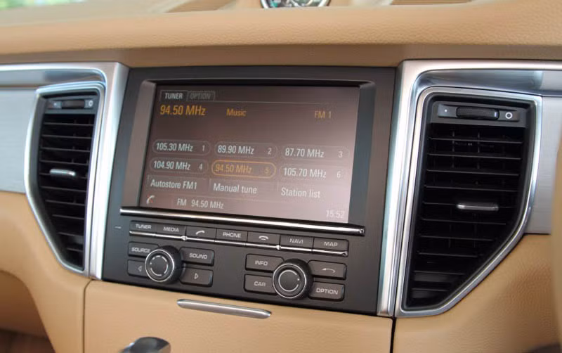 Thêm một số hình ảnh của Porsche Macan phiên bản cơ bản tại thị trường Malaysia.