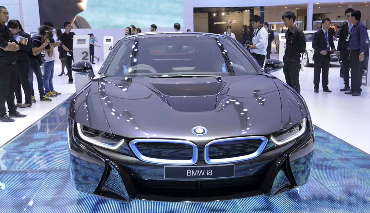 BMW i8 cũng tranh giải "Xe của năm 2015".
