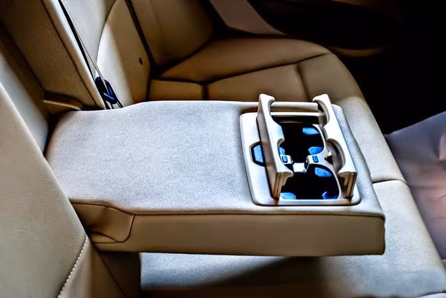 Các công nghệ hỗ trợ an toàn tiếp tục được tối ưu và trang bị tiêu chuẩn cho X3 2015: Hệ thống cân bằng thân xe điện tử (DSC), chức năng hỗ trợ lực phanh khẩn cấp (DBC), chức năng hỗ trợ đổ đèo... giúp tăng thêm khả năng vận hành và độ an toàn khi sử dụng.