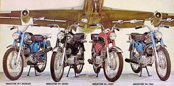 Những chiếc xe đầu tiên của Bridgestone được bán ở thị trường Nhật Bản, Mỹ thông qua sự phân phối của Rockford Motors, Sears-Roebuck và Montgomery-Ward (chuyên bán hàng qua các catalogues) hoặc thông qua các cửa hàng bán đồ thể thao trên khắp nước Mỹ. Ảnh: Những chiếc xe bán ở Mỹ.