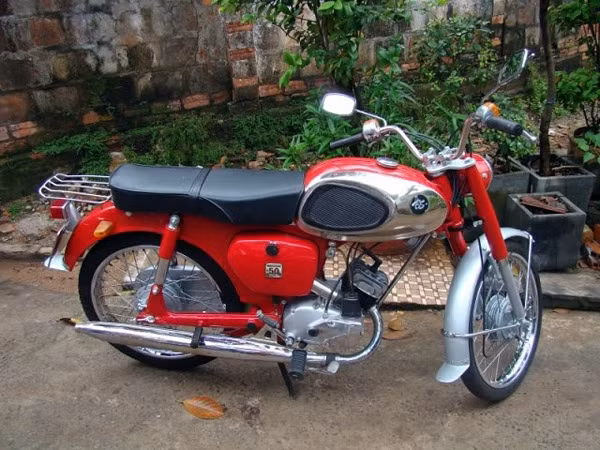 Chiếc BS-50 Sport trong tình trạng hoàn hảo tại Bình Dương, Việt Nam.