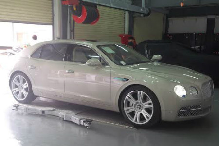 Continental Flying Spur 2014 tại Hà Nội.
