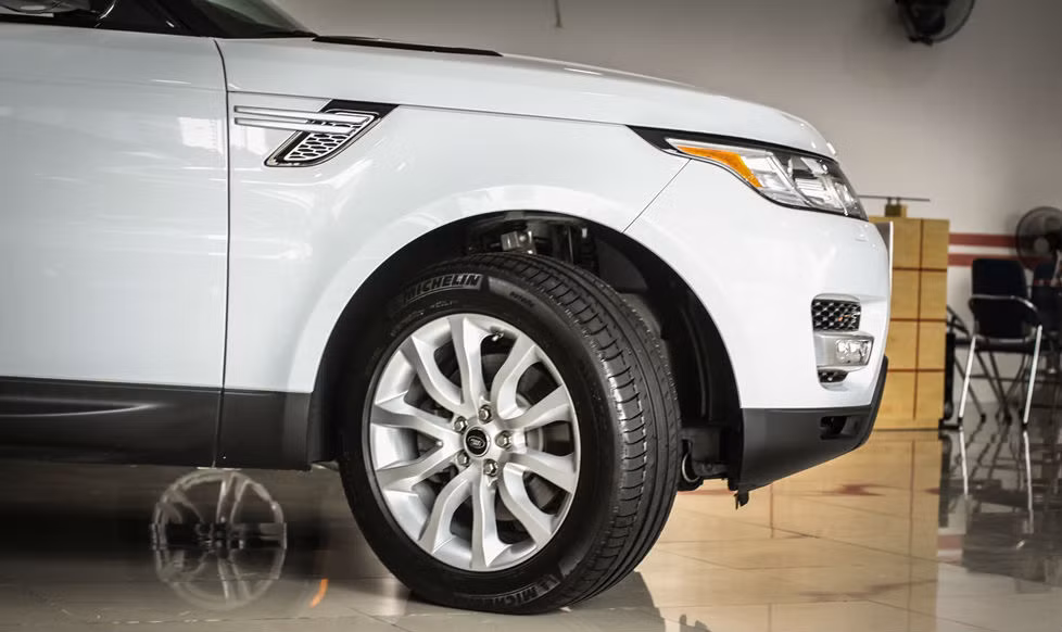 Chiếc xe giới thiệu trong bài viết này là HSE Dynamic V6 Supercharged.