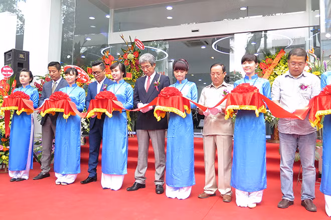 Yamaha vừa khai trương showroom chính hãng hiện đại nhất tại Việt Nam.