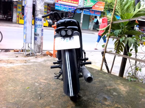 Xe được thay mới nhiều bộ phận như: thắng, sên, nhông dĩa, pô, lọc gió...