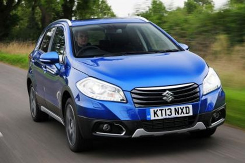 Suzuki SX4 S-Cross: Suzuki SX 4 S-Cross là phiên bản mới nhất dòng xe crossover của Suzuki, tuy nhiên lại có nét phối hợp giữa dòng superminis và dòng xe địa hình. Cho dù không thể sánh kịp chiếc Grand Vitara hay Jimny về khả năng vận hành trên địa hình hiểm trở, tuy nhiên mẫu xe SX4 S-Cross lại có khả năng ứng phó tuyệt vời trên địa hình trơn trượt.