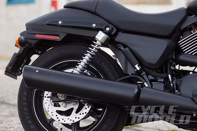 Xe có chiều dài 2.2225 mm.