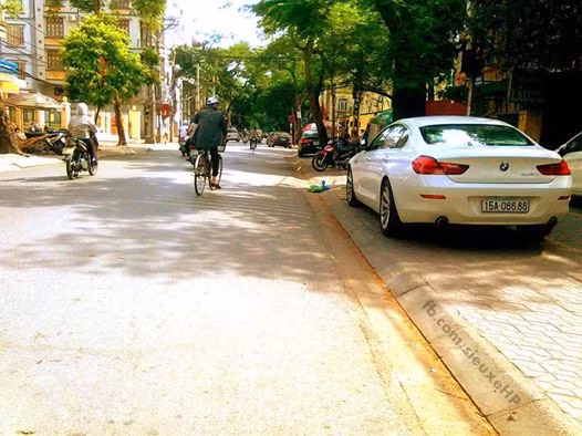 BMW tiếp tục "đánh gục" nhiều dân chơi xe đất Cảng.