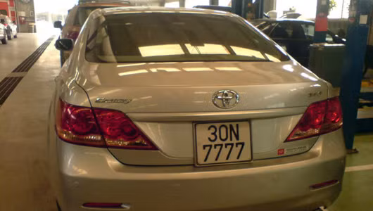 Camry đời mới mang biển tứ quý 7.