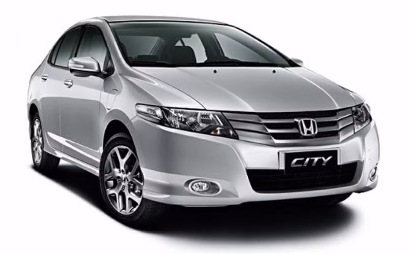 Trong khi đó, hãng Honda cũng "chiều" khách với gói bảo hành tới 5 năm hoặc 150.000 km dành cho khách hàng mua mẫu xe nhỏ City trong tháng 7 này.