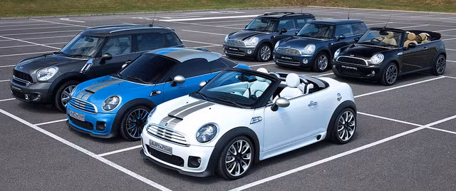 Thương hiệu xe sang Mini của Anh Quốc chính thức gia nhập thị trường Việt Nam vào giữa tháng 2 với showroom đầu tiên tại Hà Nội. Hãng xe này về Việt Nam dưới sự dẫn dắt của Euro Auto đang là nhà phân phối dòng xe BMW tại Việt Nam.