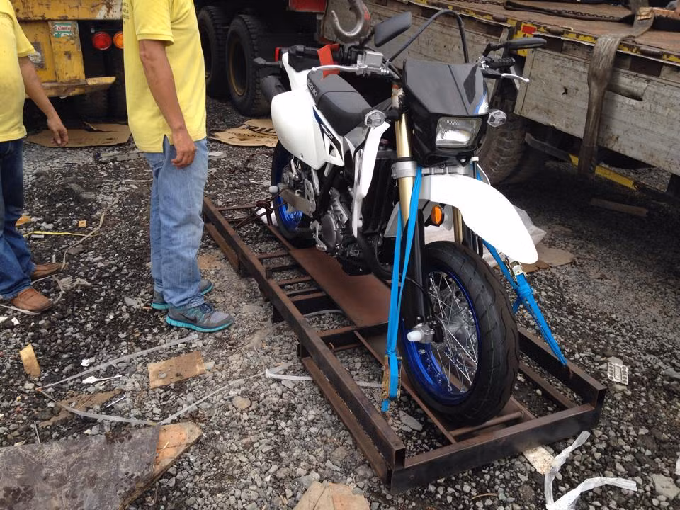 Cào cào nhỏ xinh Suzuki SM 450.