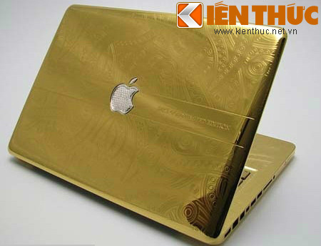 Chiếc Macbook Pro hàng độc của một doanh nhân Hà Nội.