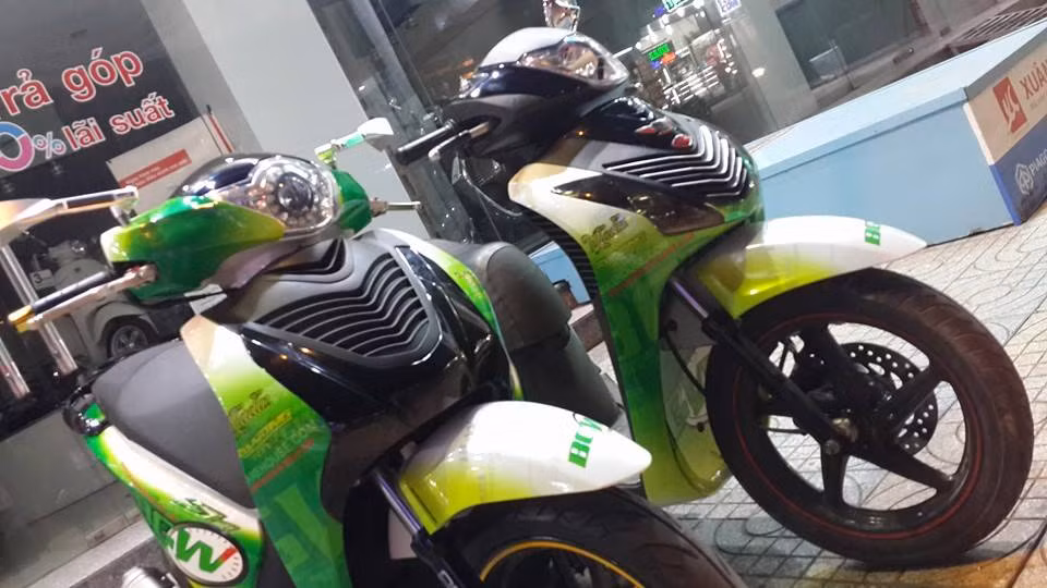 Bộ tem BGW của chủ xe được chế theo phong cách riêng nhưng lại rất nổi bật.