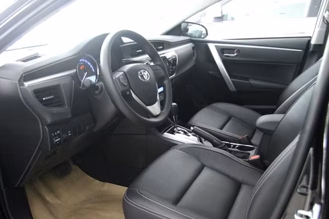 Phiên bản nhập từ Mỹ hoặc Đài Loan của mẫu xe này được chào bán tại một số showroom lớn với giá khá cao.