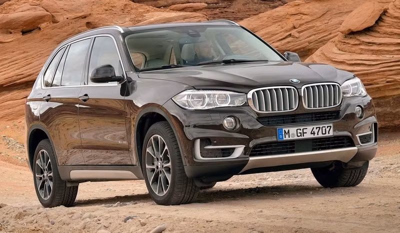 Tiếp đến là BMW X5 với 18 cầu thủ “chọn mặt, gửi vàng”.