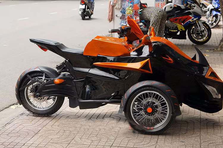 Vốn có niềm đam mê mãnh liệt với xe, một dân chơi ở Sài Gòn vừa hoàn thành tác phẩm độ độc đáo và ấn tượng của mình. Nhìn chiếc xe này chẳng ai nghĩ nó được lên đời từ một chiếc xe "cỏ" chỉ 110 phân khối.