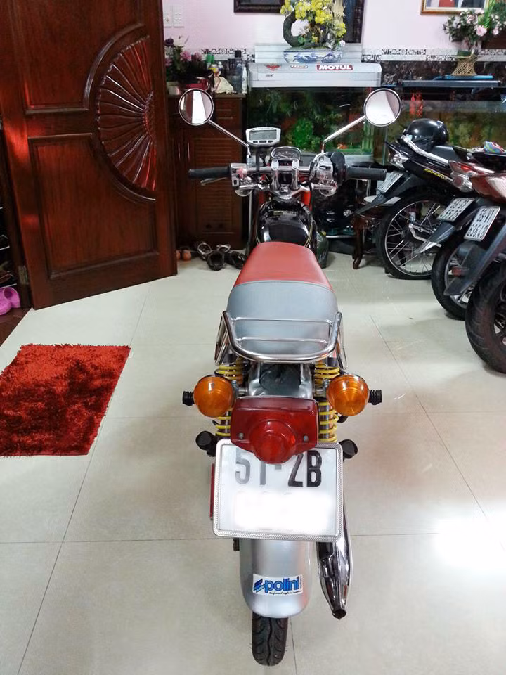 Những nét hấp dẫn và thanh thoát đến từ phía sau xe.