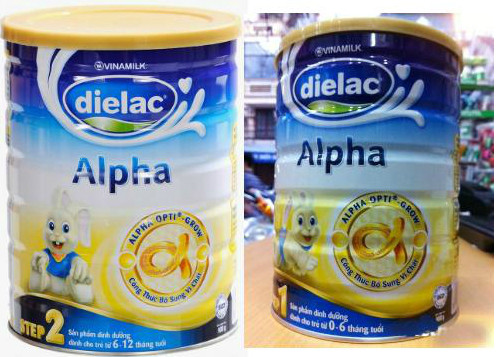 Cũng theo Bộ trưởng, Nhà nước thực hiện bình ổn giá sữa khi có biến động về giá một cách bất thường. Dù quản lý sữa theo cơ chế thị trường nhưng vẫn phải đảm bảo có sự quản lý của Nhà nước theo chủ trương chung. Tức là phải hài hòa lợi ích giữa người sản xuất, Nhà nước và người tiêu dùng. Trong ảnh là sản phẩm sữa Dielac Alpha Step 2 HT 900 g với giá trần 188.000 đồng/hộp, Dielac Alpha Step 1 HT 900 g có giá trần 180.000 đồng/hộp.
