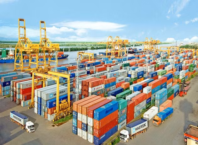 Khu vực cảng Chùa Vẽ có diện tích rộng hơn 182.000 m2. Đây đang là cảng hiện đại nhất của Cảng Hải Phòng với 5 cầu tàu, được điều khiển bằng hệ thống vi tính, GPS.