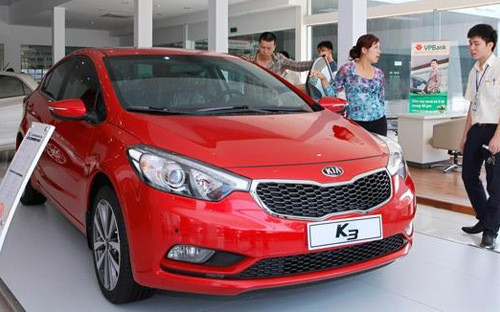 Động thái mới đây, Thaco Kia cho biết, sẽ tăng giá bán lẻ các loại xe Kia tại thị trường Việt Nam từ 2-5 triệu đồng mỗi chiếc từ tháng 10/2014. Ông Bùi Kim Kha, Tổng giám đốc Thaco Kia giải thích rằng đây là động thái gần như bắt buộc nhằm đảm bảo hoạt động sản xuất, kinh doanh của toàn hệ thống.