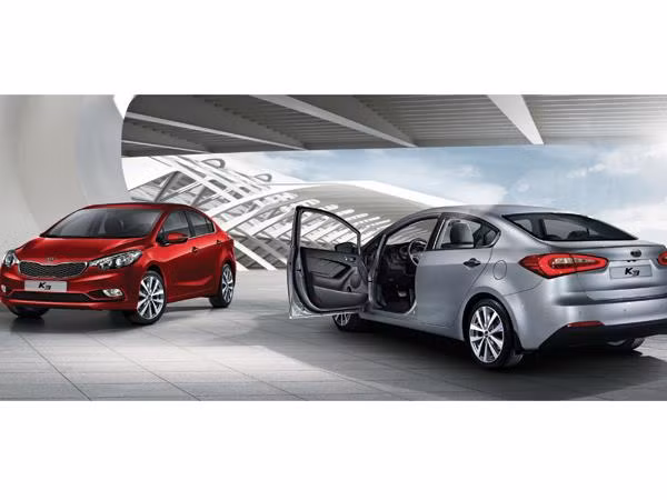 Bất chấp tháng "ngâu", doanh số của hầu hết các hãng xe ở Việt Nam đều tăng mạnh trong đó có hãng xe Kia. Đã có 913 chiếc Kia được bán ra trên thị trường. Đây là tháng có doanh số cao nhất trong 3 năm trở lại đây và trong 4 tháng gần đây của Kia.