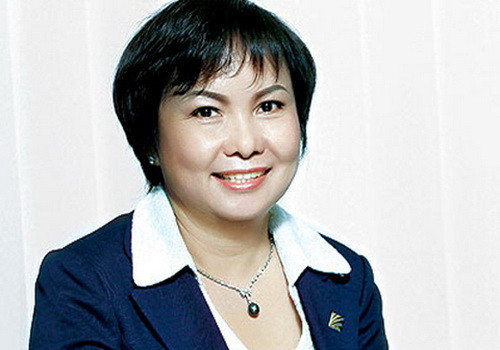 Nữ doanh nhân Cao Thị Ngọc Dung là Chủ tịch HĐQT và Tổng giám đốc Công ty cổ phần Vàng bạc đá quý Phú Nhuận, đồng thời là thành viên HĐQT Công ty cổ phần Quê Hương - Liberty. Bà đang nắm giữ hơn 7 triệu cổ phần của Vàng bạc đá quý Phú Nhuận, tương đương 237 tỷ đồng. Được mệnh danh là bà hoàng của nữ trang Việt, năm 2011, bà Dung còn được bầu chọn vào Top 5 danh sách Bản lĩnh doanh nhân lập nghiệp.