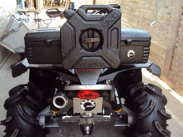 ... xe còn được trang bị trợ lực lái điện 3 chế độ cao cấp, bộ máy kéo 1.360kg WARN, Visco-Lok QE.