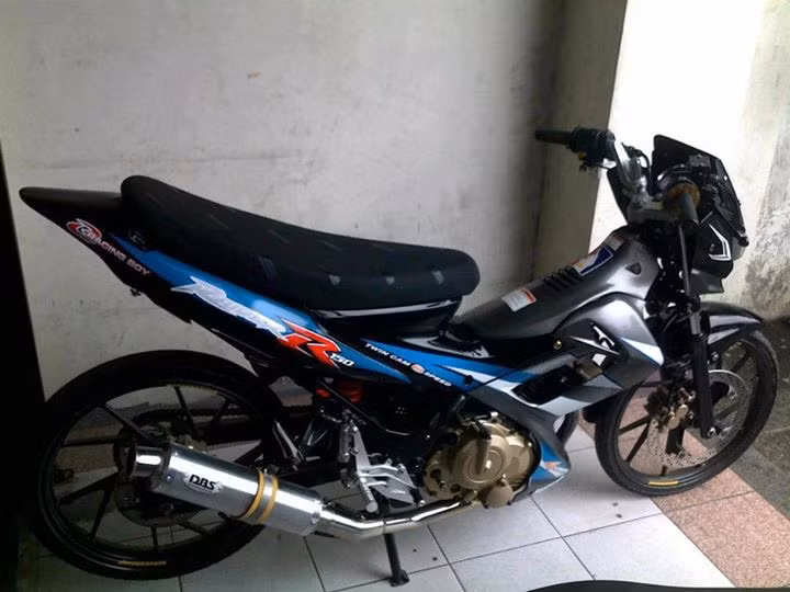 Điểm nổi bật nhất của chiếc Raider này chính là pô DBS nổi tiếng.