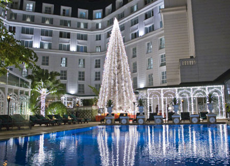 Sofitel Legend Metropole Hà Nội xếp vị trí thứ 7 trong danh sách "Những khách sạn thành thị tốt nhất Châu Á" và thứ 66 trong danh sách "100 khách sạn tốt nhất thế giới".