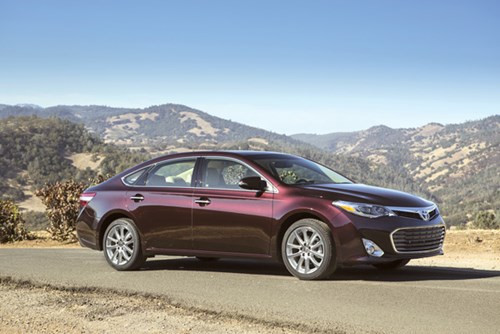 Toyota Avalon hybrid thanh lịch, sang trọng.