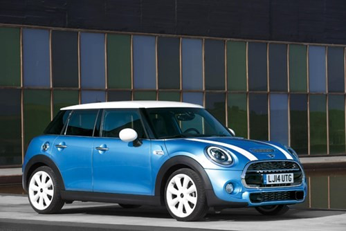 MINI hatchback 5 cửa độc đáo.