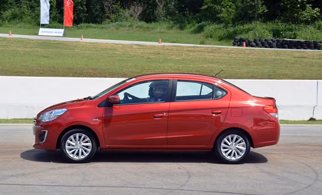 Do đó, xe có chiều dài tổng thể 4.245mm, chiều rộng 1.670mm chiều cao 1.515mm cao, cùng chiều dài cơ sở 2.550mm.