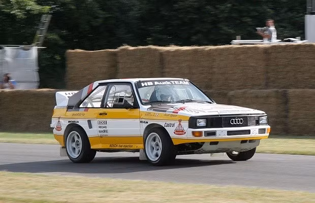 Sport Quattro: Năm sản xuất 1984. Nếu như chiếc Ur-Quattro là một mẫu xe thể thao thú vị và phấn khích thì Sport Quattro thật sự là một nhà vô địch lớn. Nó có sức mạnh 444 mã lực dành cho phiên bản đường đua và 306 mã lực dành cho phiên bản đường thường.