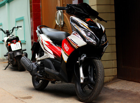 Một chiếc AirBlade 2011 với dàn ten đấu Viru.