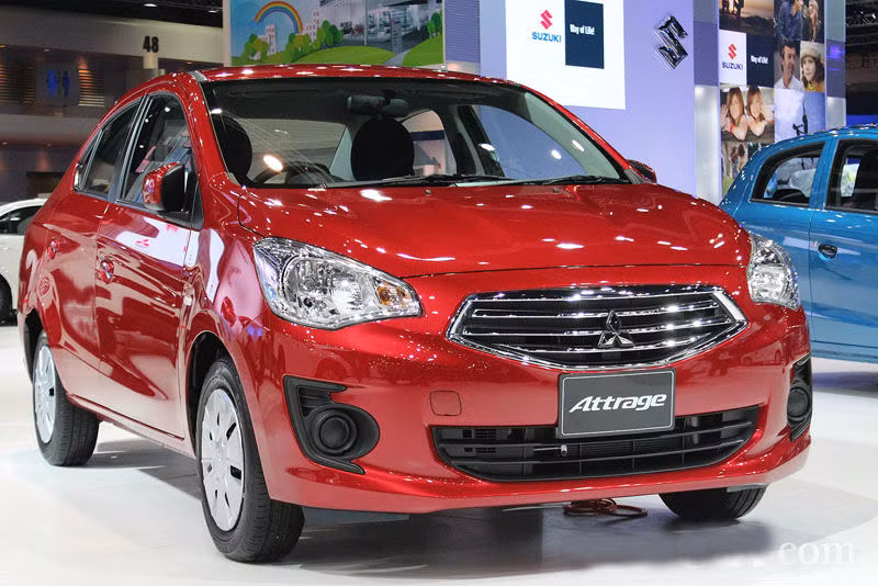 Mitsubishi Attrage sẽ chính thức được giới thiệu tại Việt Nam trong năm nay. Với thiết kế, trang bị, động cơ và hộp số tương đương với mẫu xe hatchback Mirage đang phân phối tại Việt Nam thì người tiêu dùng hoàn toàn có thể mong đợi một mức giá tốt cho mẫu xe này.