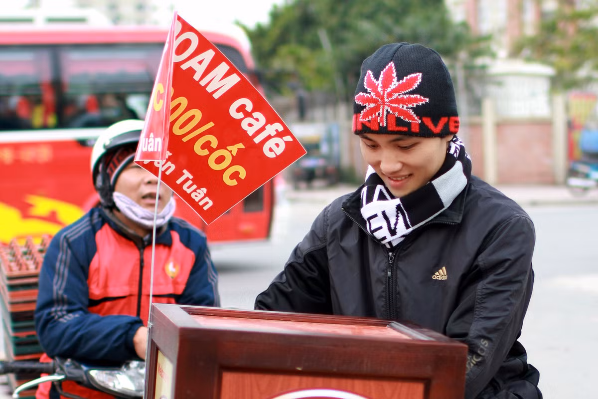 Niềm vui của Huynh khi được khách hàng đón nhận Roam Cafe.