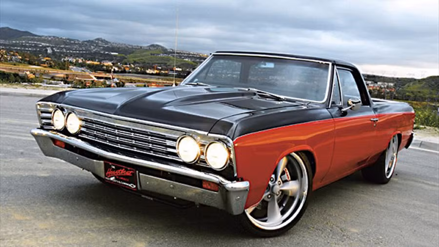 Chevy El Camino: hay còn gọi là Chevy EI Camino là mẫu Coupe nổi tiếng của GM, ra mắt lần đầu vào năm 1959. Mẫu xe sở hữu các phiên bản động cơ đình đám bấy giờ như: 3.9L I6, 4.6L V8 và 5.7L V8. Ngoài ra, GM còn đưa ra 3 tùy chọn hấp dẫn gồm: hộp số sàn 3 cấp, 4 cấp và hộp số tự động Powerglide 2 cấp cho mẫu Coupe này.