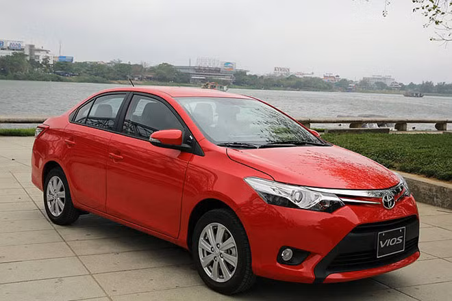 Sau bom tấn Innova, Toyota Vios là cái tên gây choáng thứ 2 của hãng xe Nhật khi liên tục phá mốc doanh số 1.000 xe/tháng. Trong tháng 8, dòng xe này đã lập kỷ lục khi bán được 1.344 xe, lượng xe lớn hơn doanh số của hầu hết các nhà sản xuất còn lại trong Hiệp hội các nhà sản xuất ô tô Việt Nam (VAMA) trừ Toyota và Thaco Trường Hải.
