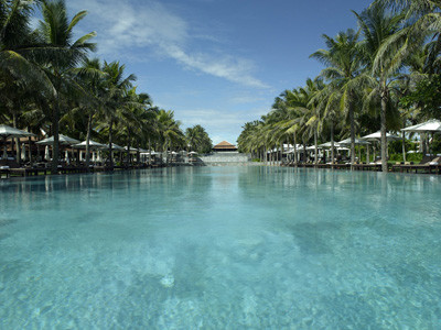 The Nam Hải Hội An đứng vị trí số 10 trong danh sách "Những khu nghỉ dưỡng tốt nhất Châu Á". Đây là khu resort sang trọng 5 sao tiêu chuẩn mới của Việt Nam, tọa lạc trên một khu đất rộng 35 ha dọc bãi biển Hà My.