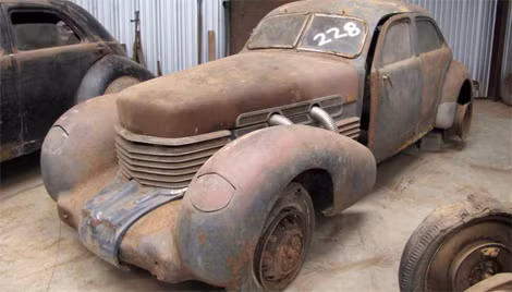 Chiếc Cord model 812 đời 1937.