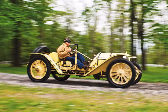 Trước khi Ferrari và Lamborghini làm mưa gió trong làng siêu xe, một cỗ máy siêu tốc độ đã xuất hiện tại Mỹ.